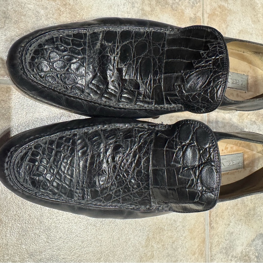 Men’s black shoes